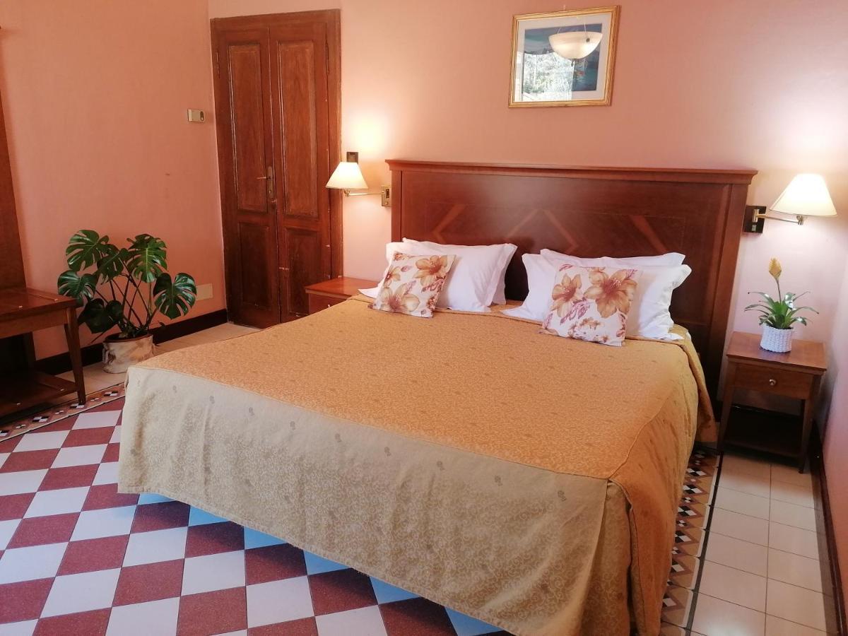Hotel La Rondinella Cannero Riviera Buitenkant foto